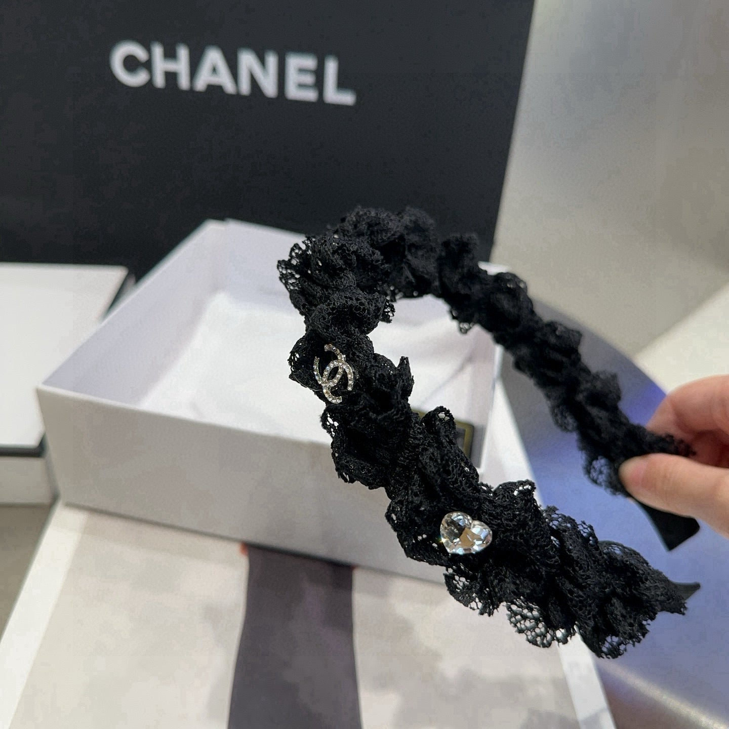 The latest small fragrant lace headband