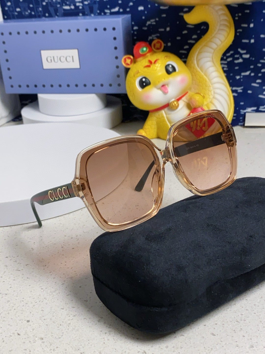 Fashionable European and American style concealed sunglasses