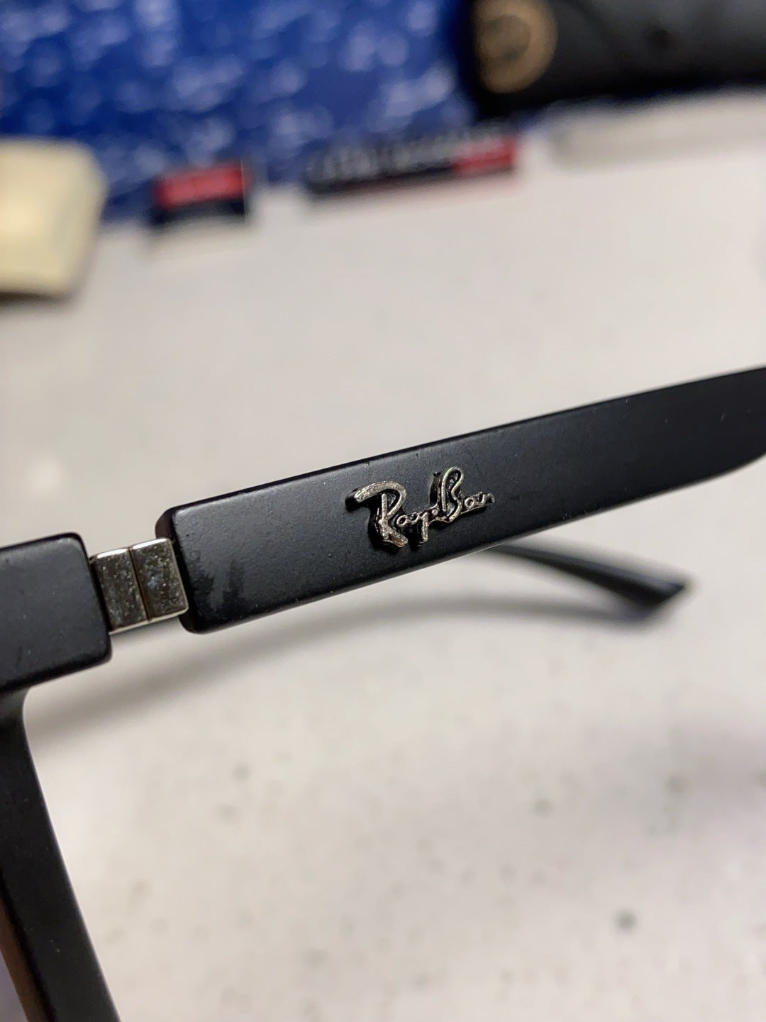 New fashionable UV resistant sunglasses