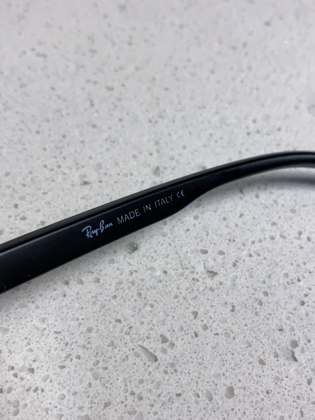 New fashionable UV resistant sunglasses