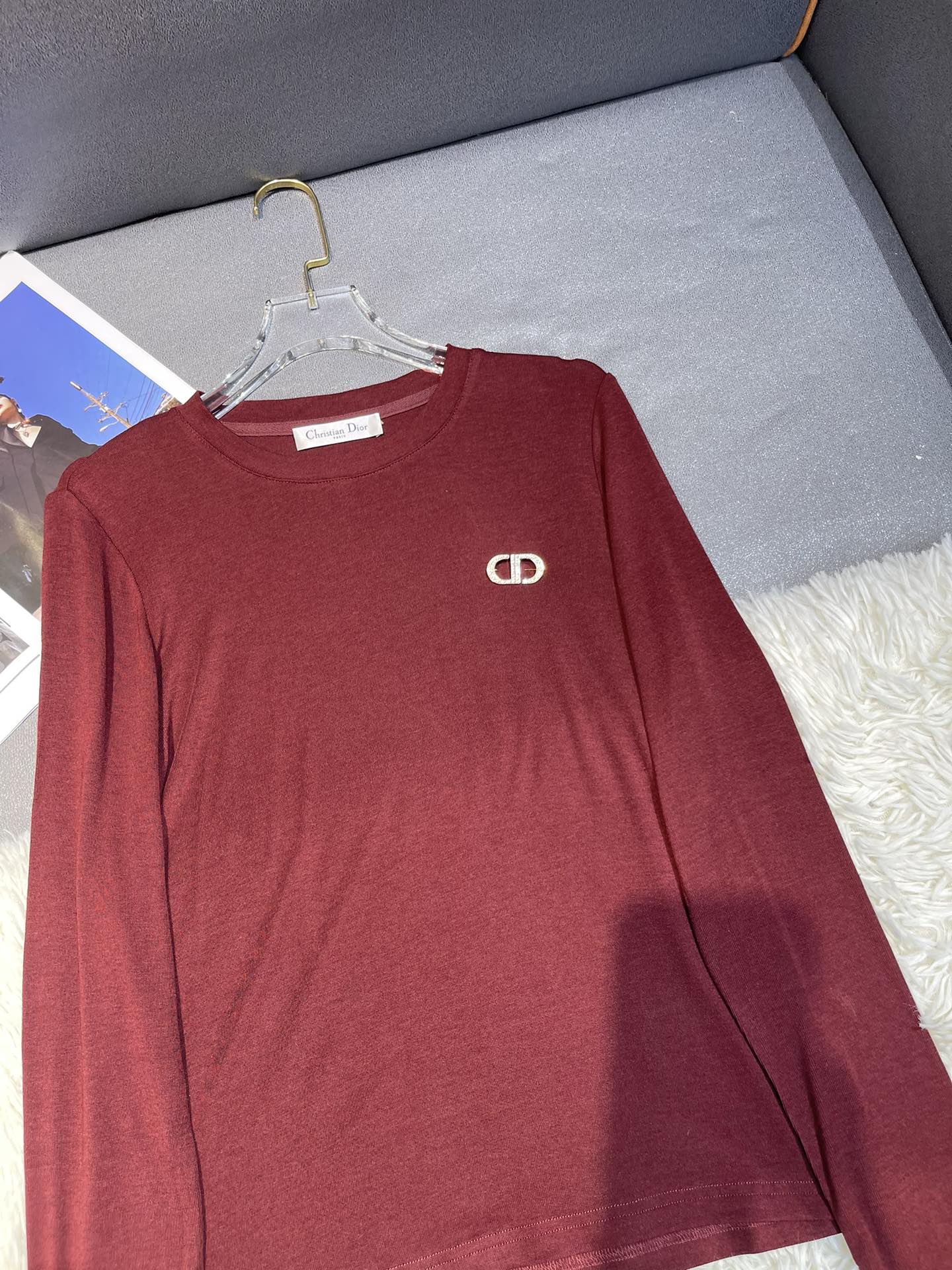 Round neck wool base sweater