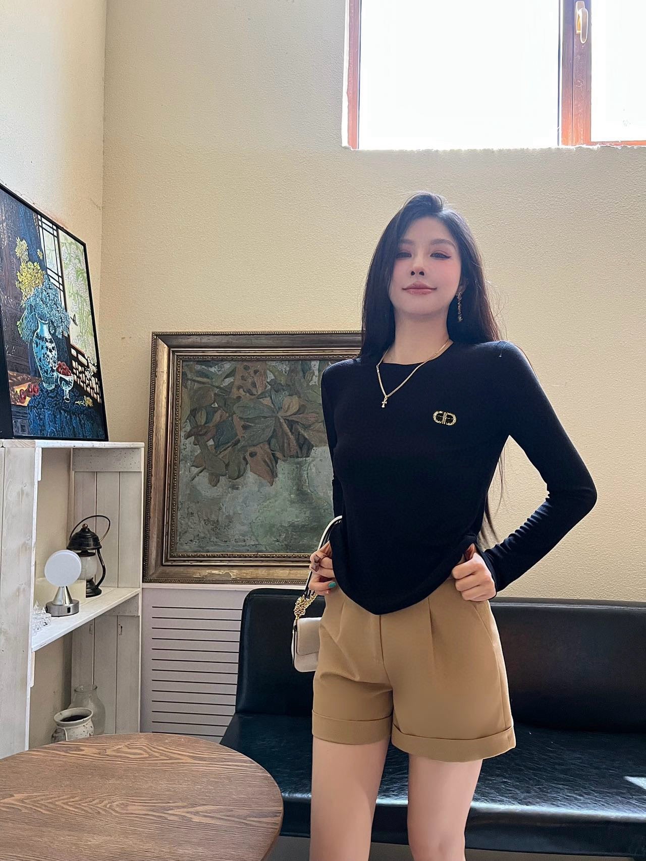 Round neck wool base sweater