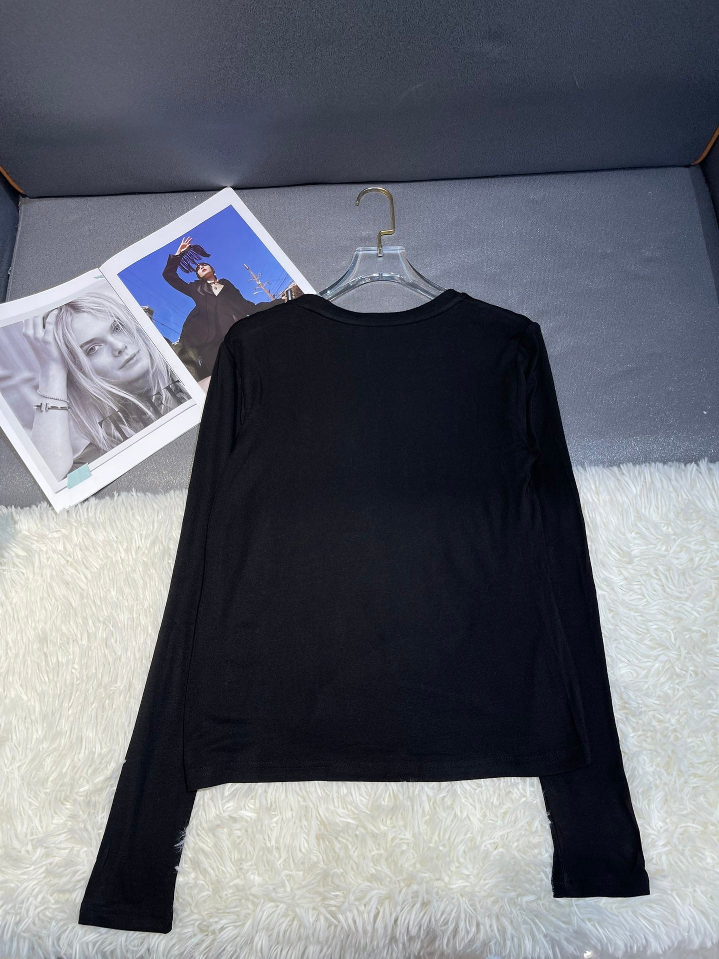 Round neck wool base sweater