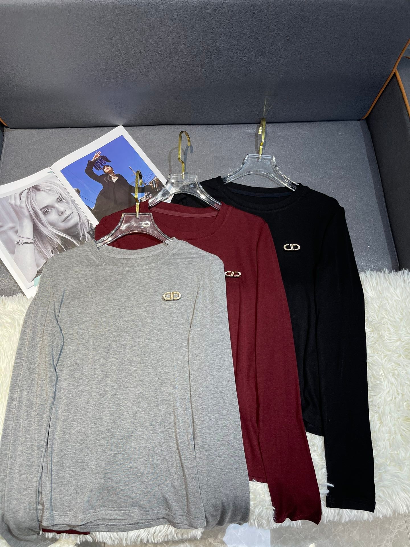 Round neck wool base sweater