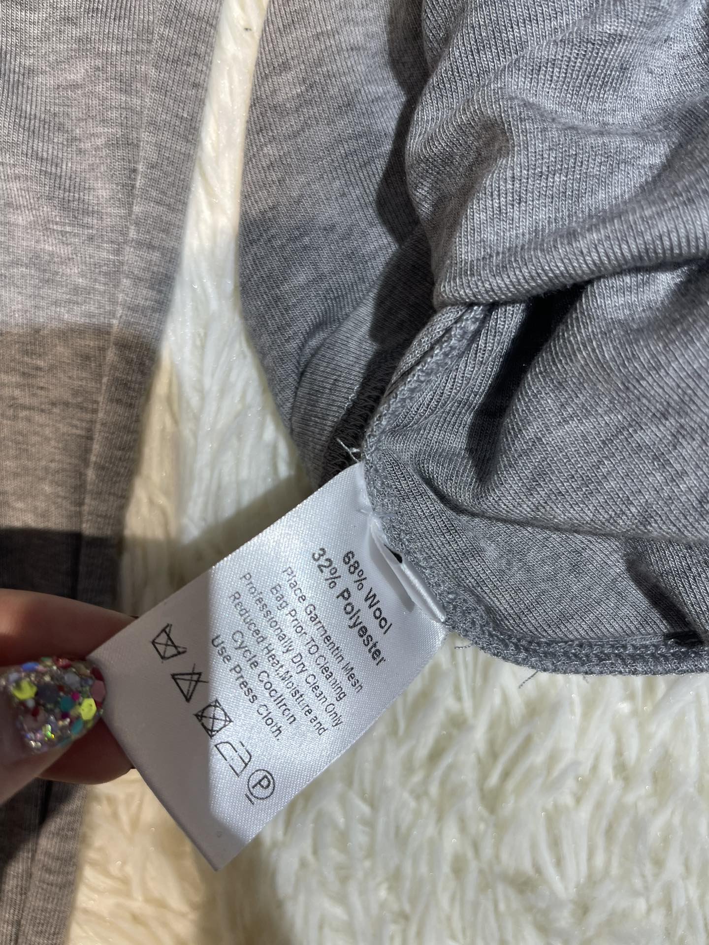 Round neck wool base sweater
