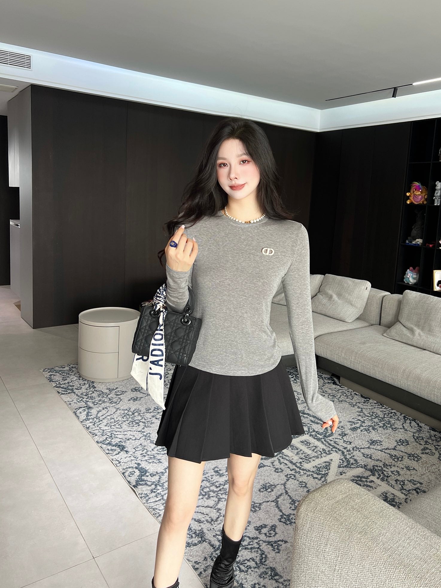 Round neck wool base sweater