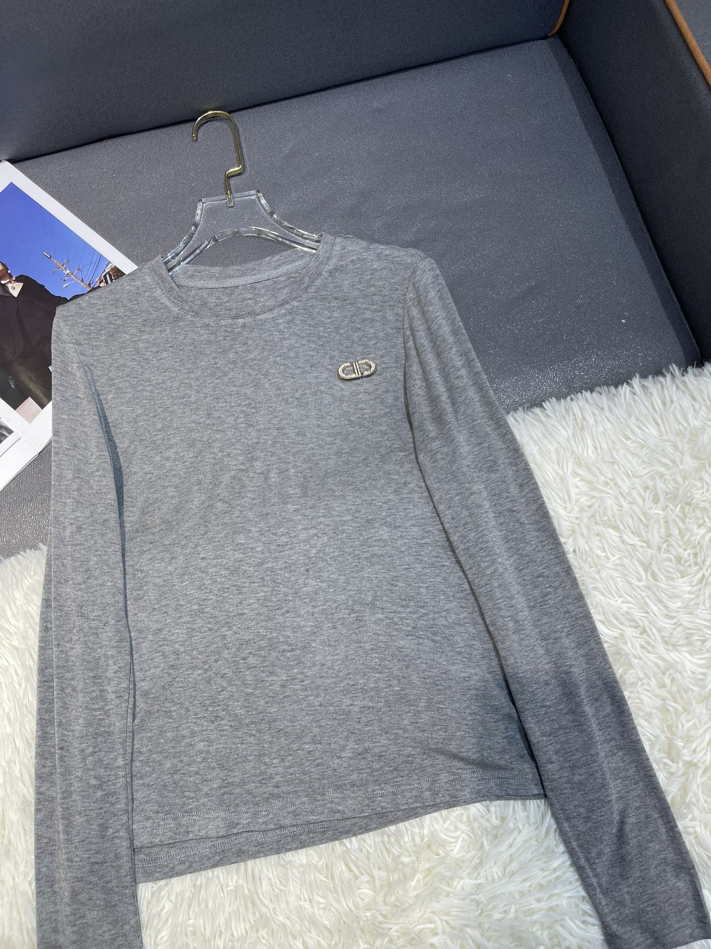 Round neck wool base sweater