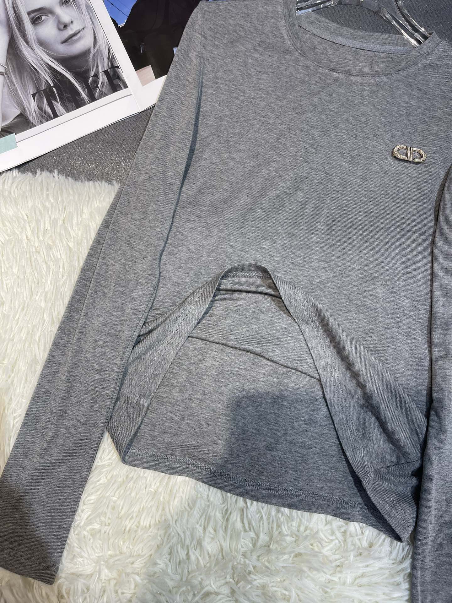 Round neck wool base sweater