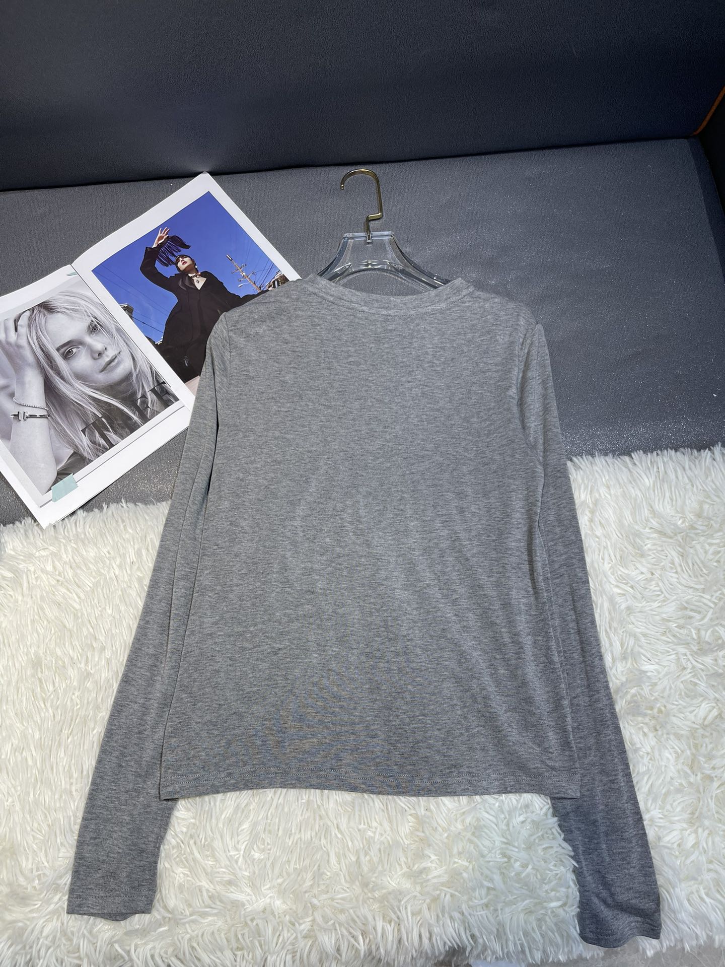 Round neck wool base sweater