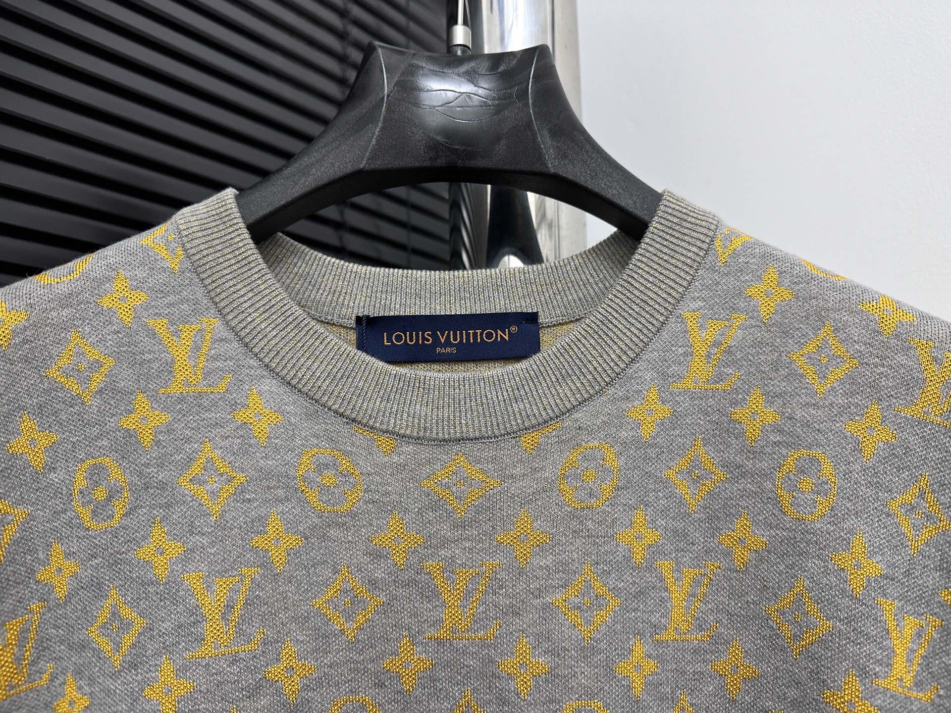 Old flower contrasting woolen short sleeved shirt