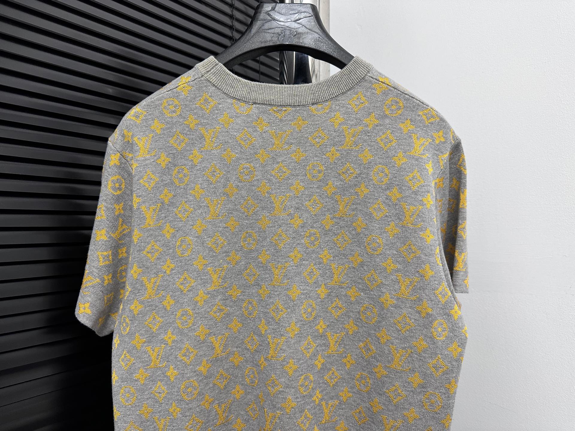 Old flower contrasting woolen short sleeved shirt