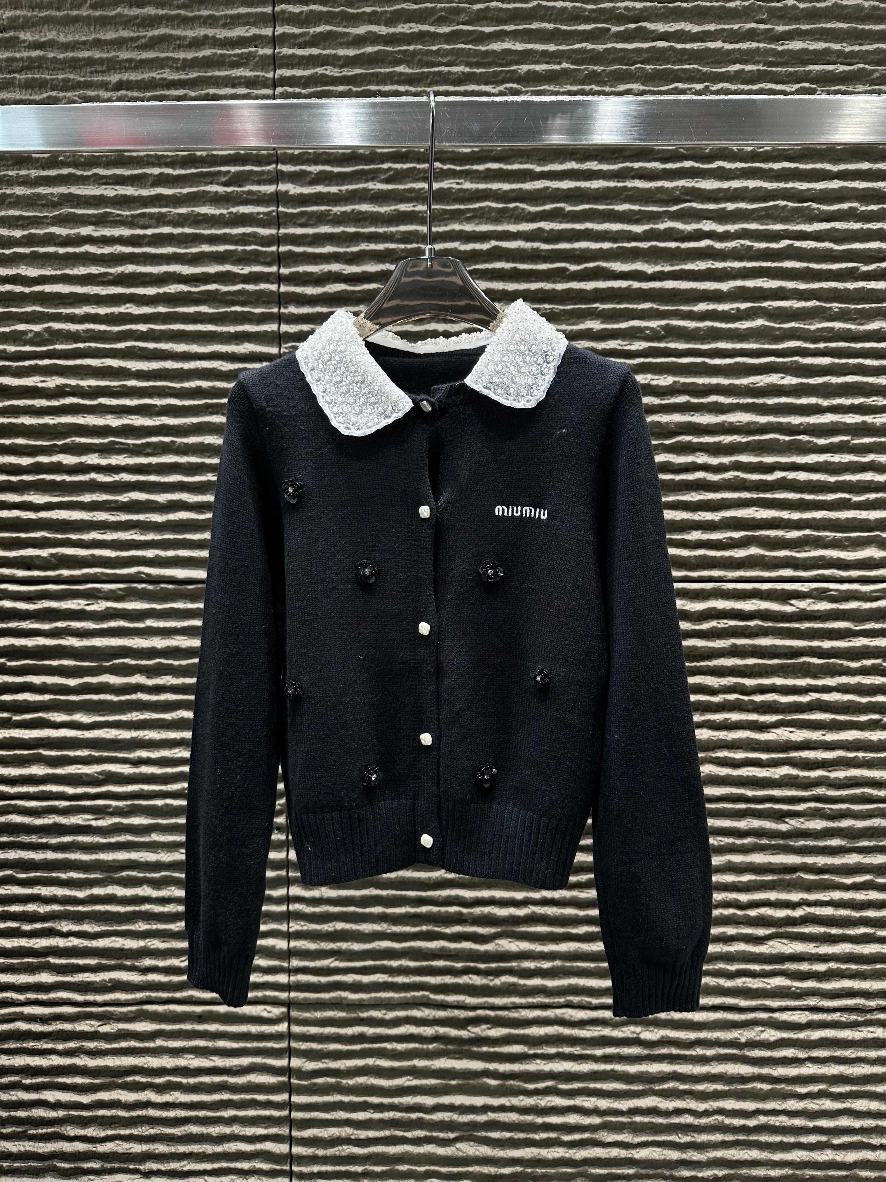 Autumn and winter new collar heavy industry socialite style cardigan