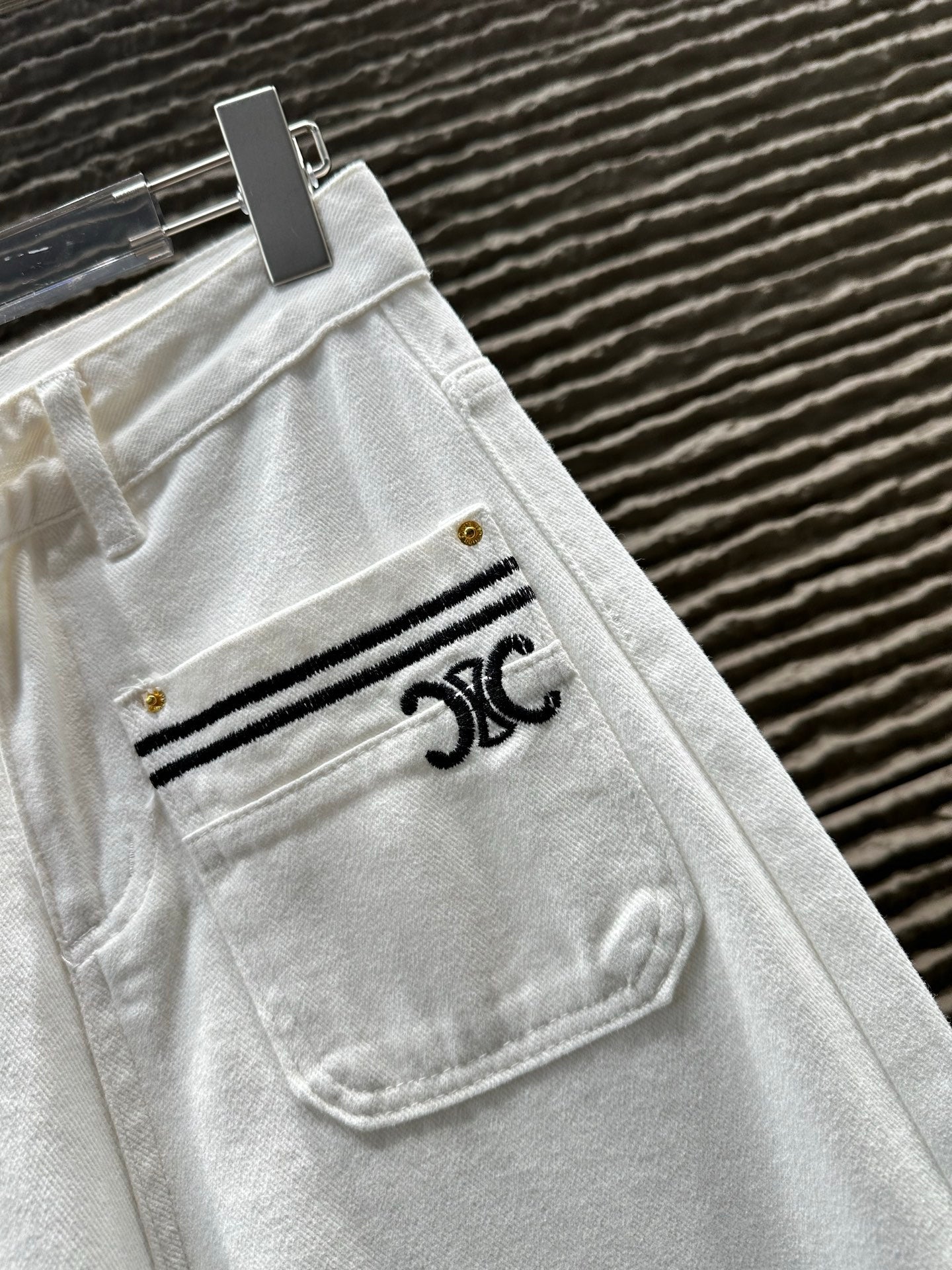 Autumn and winter new embroidered double pocket craft jeans