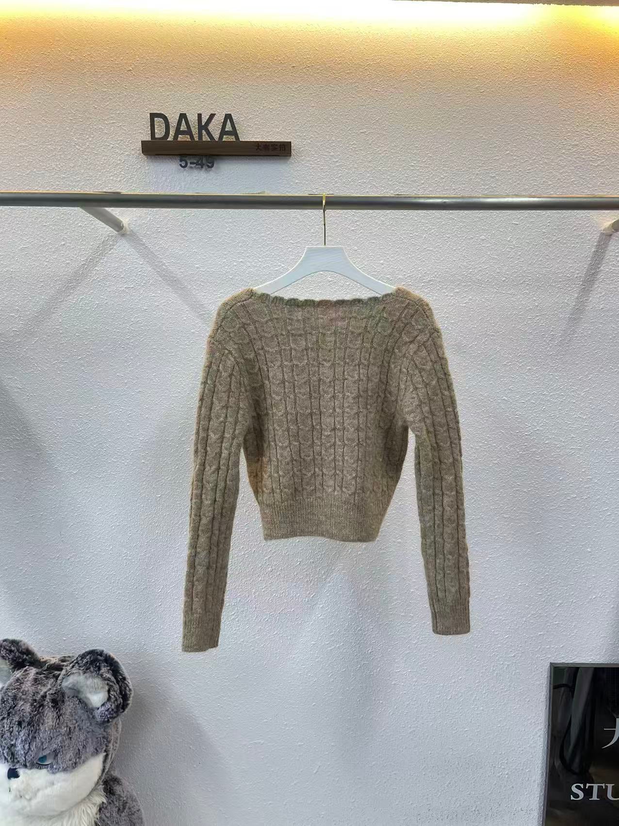 Knitted cardigan top set