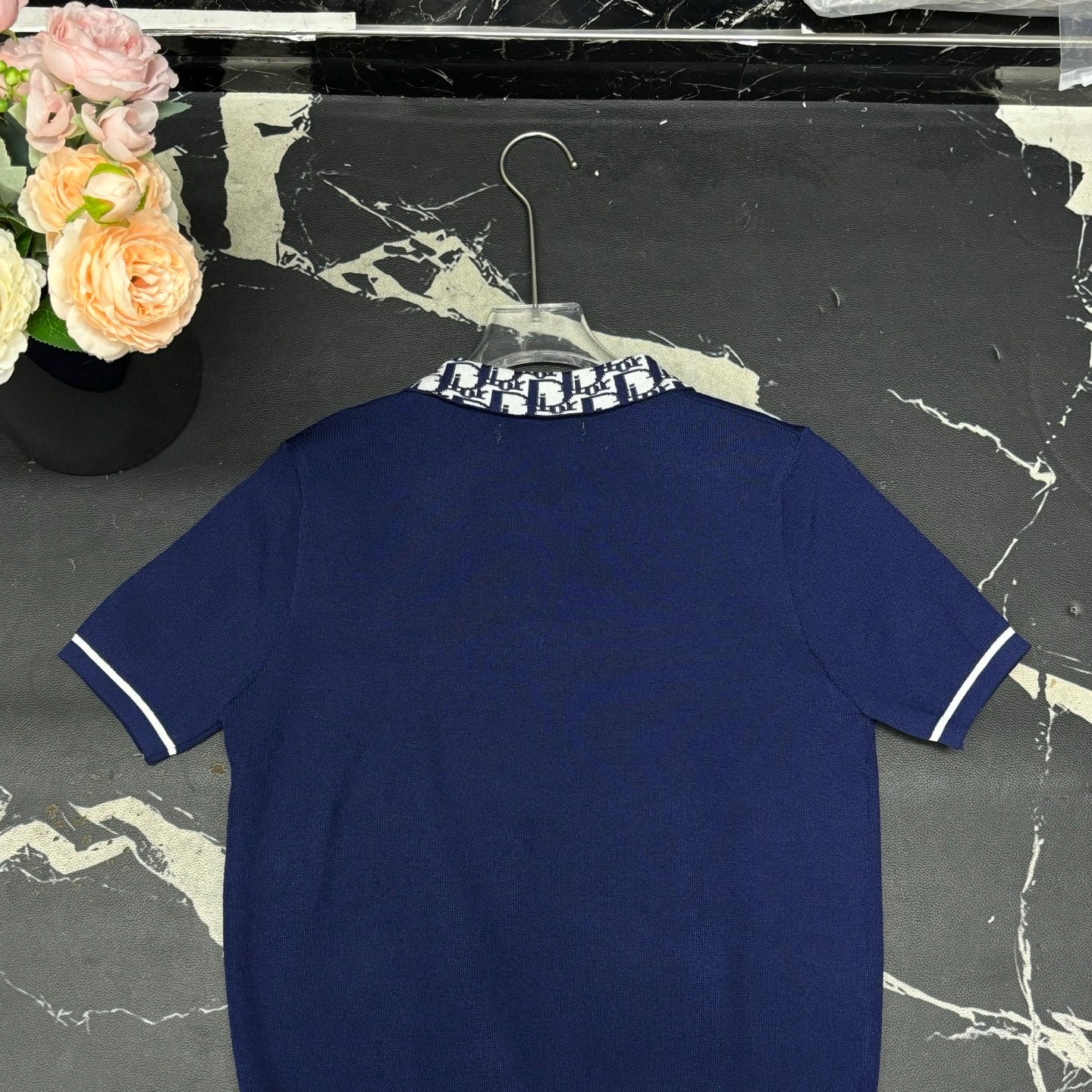 Collar jacquard knitting on top