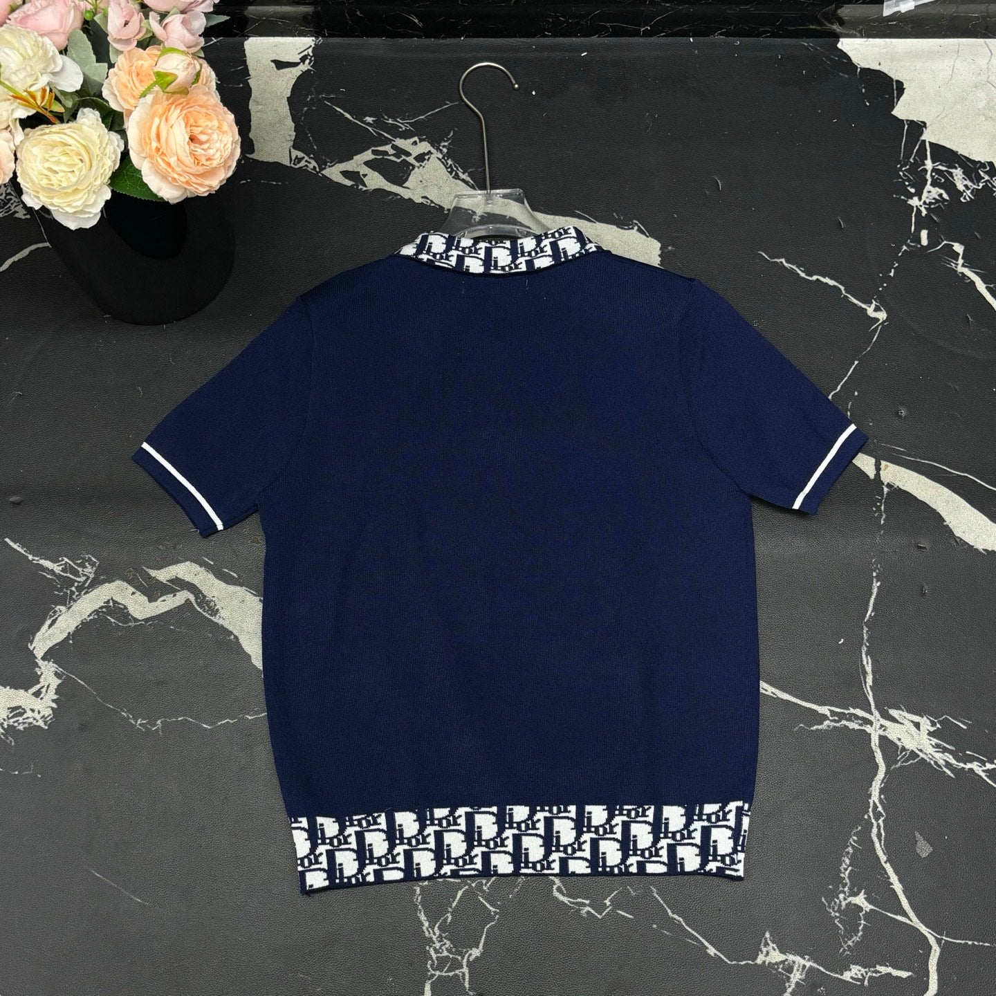 Collar jacquard knitting on top