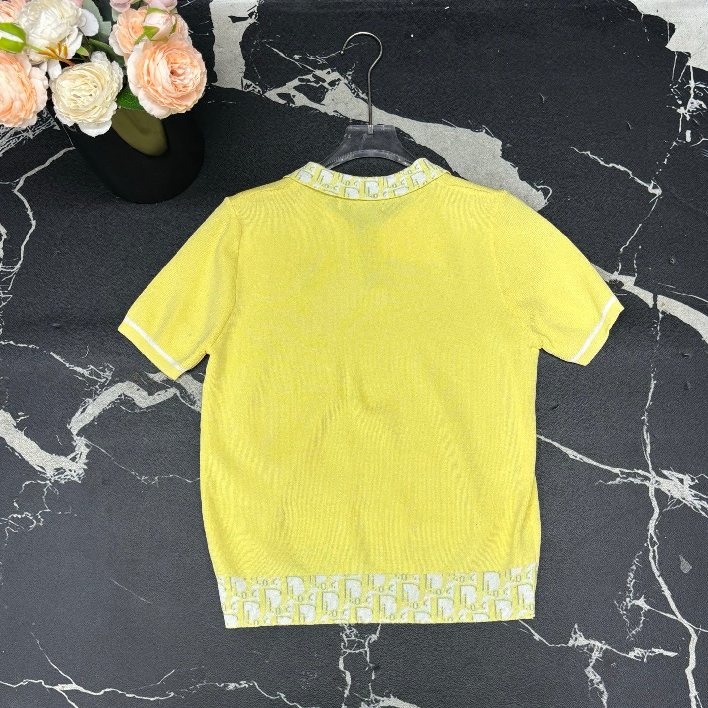 Collar jacquard knitting on top