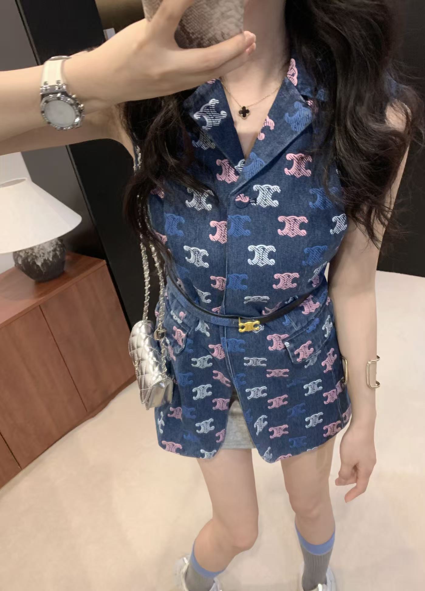 Early autumn latest classic logo color printed denim vest