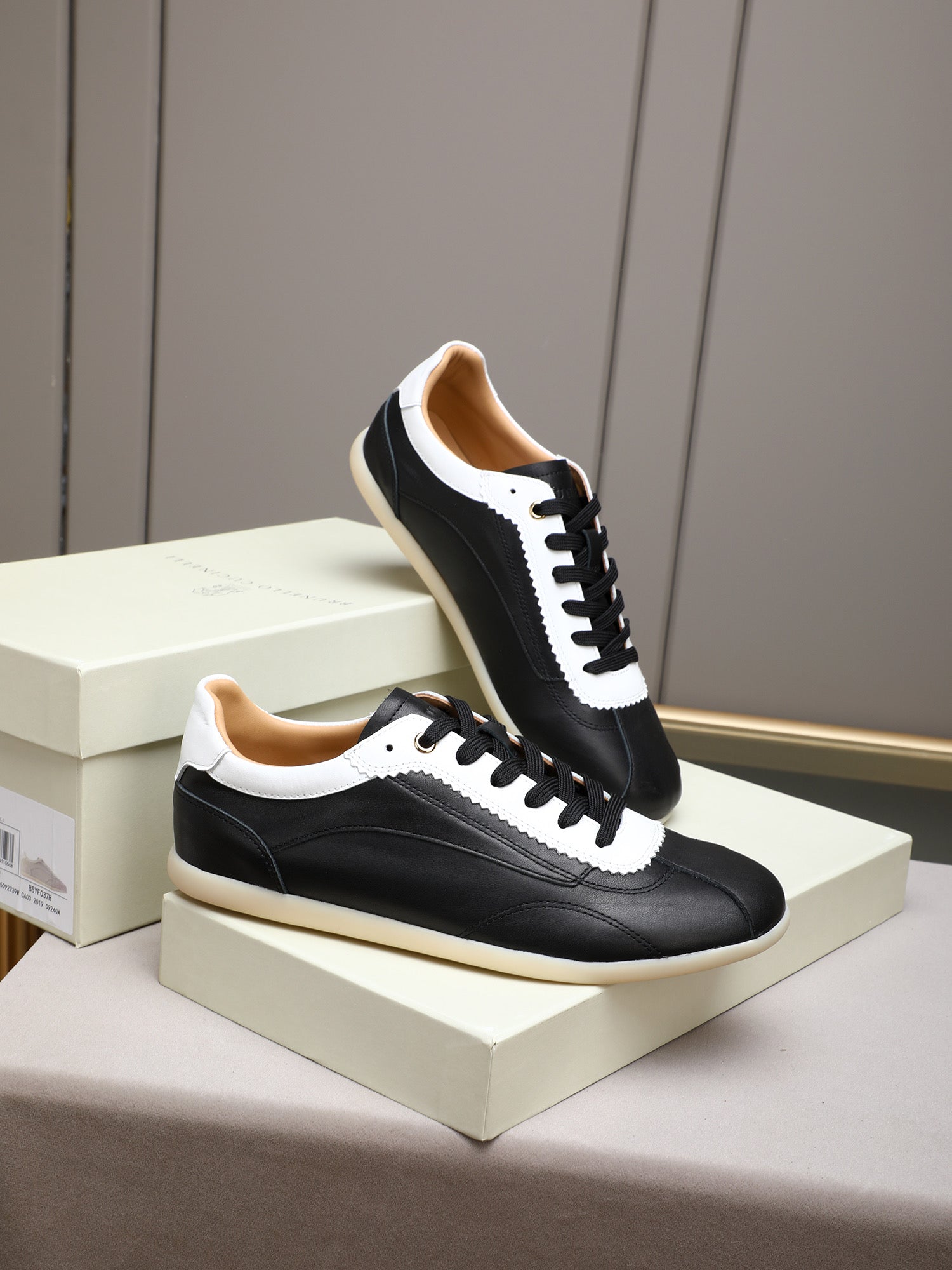 Selected cowhide upper men's shoes