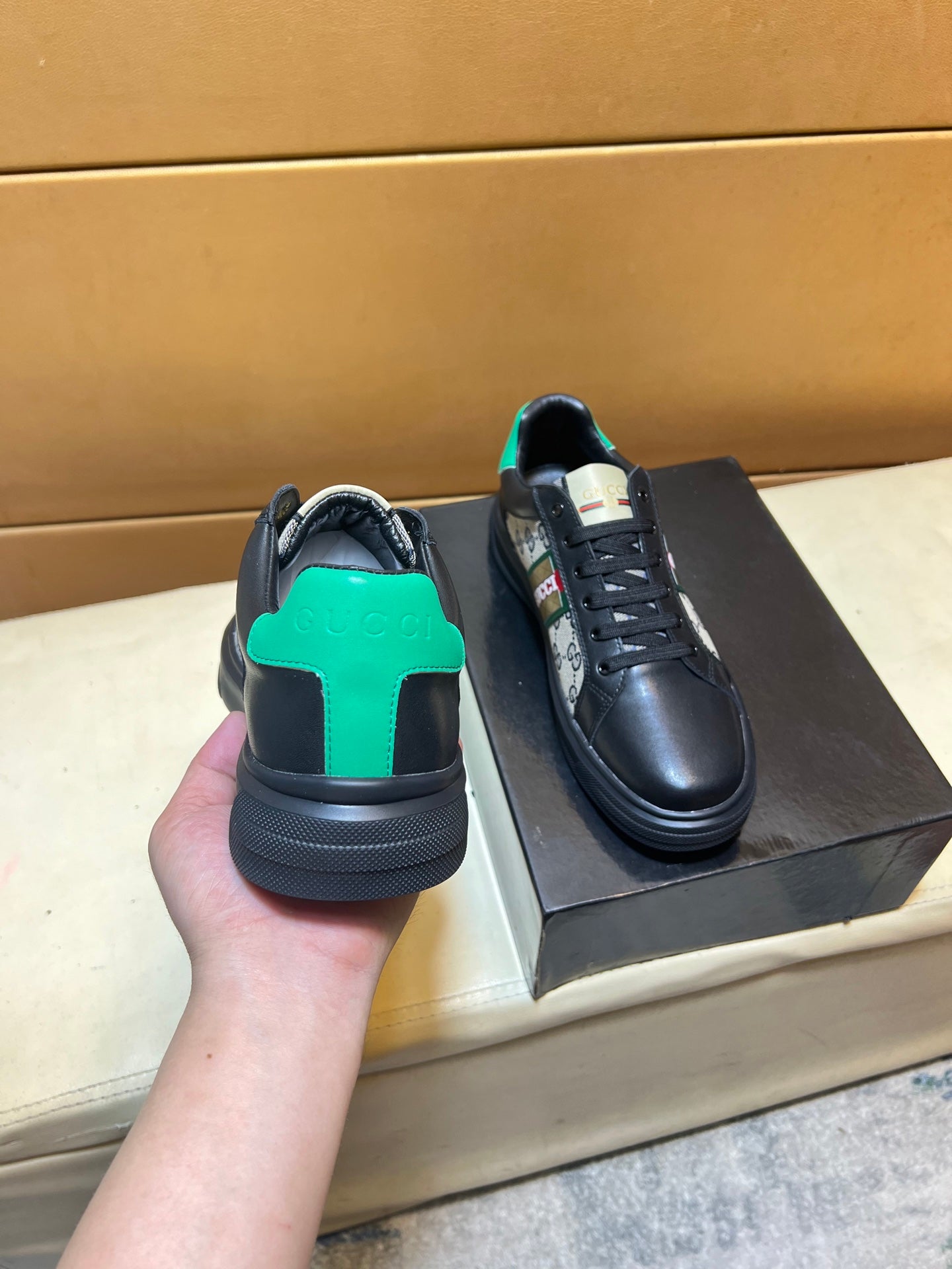 Unique modern style sports shoes