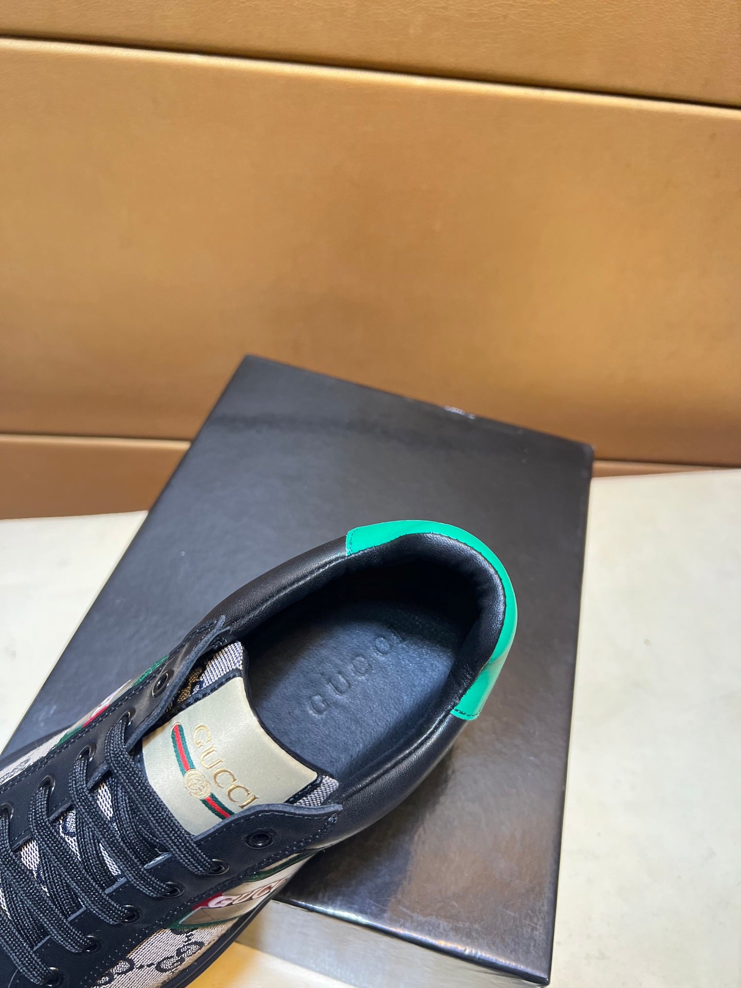 Unique modern style sports shoes