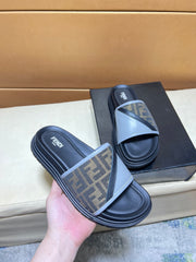 Men's spring and summer slippers