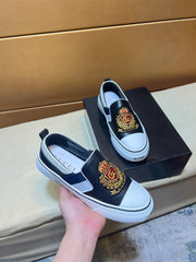 Modern style sports men's shoes