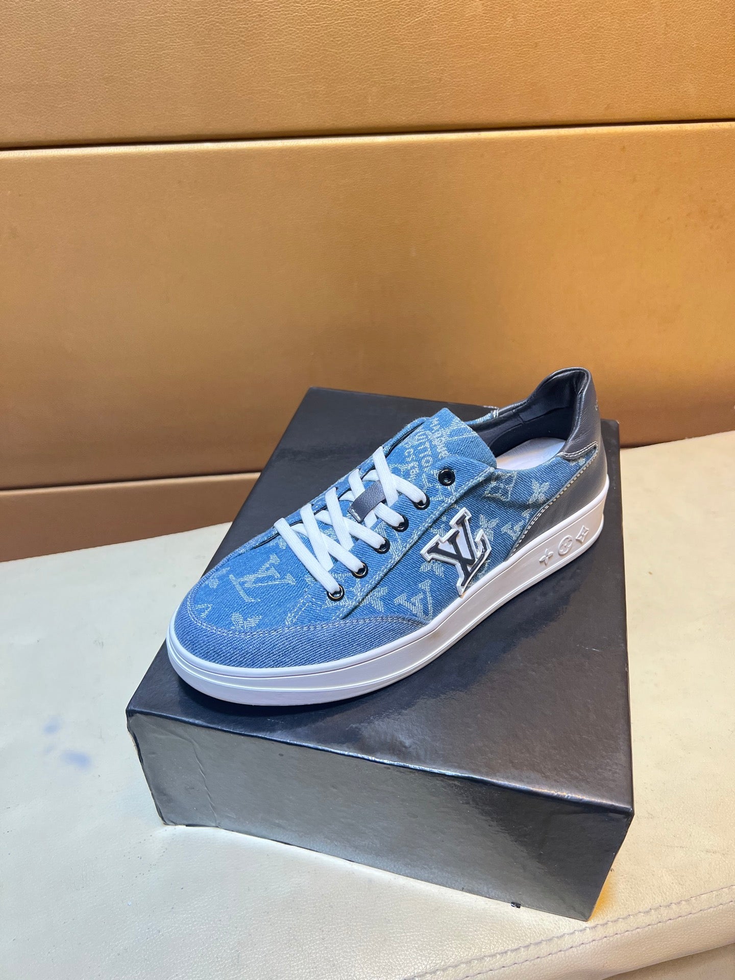🏃 Casual shoes are a must-have for trendy men 😍