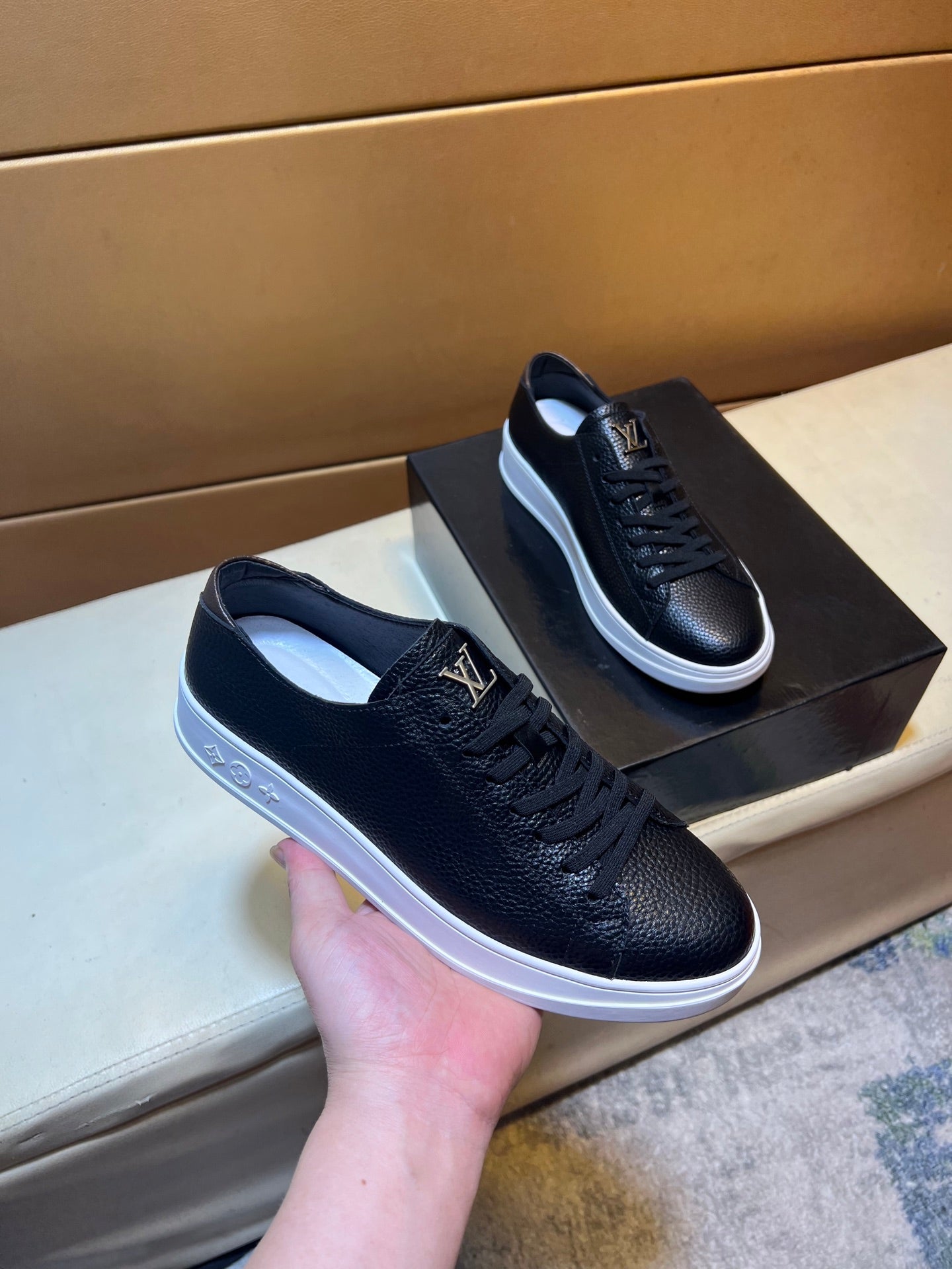 🏃 Casual shoes are a must-have for trendy men