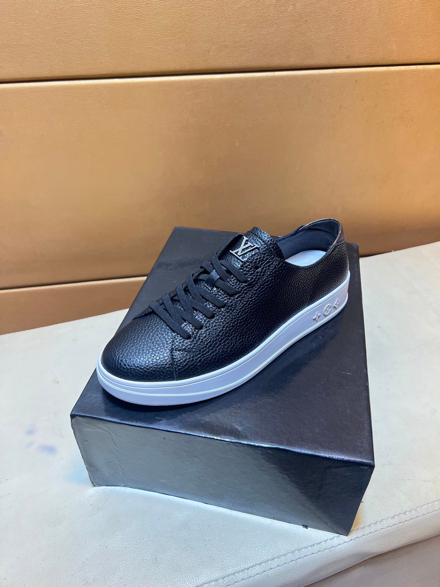 🏃 Casual shoes are a must-have for trendy men