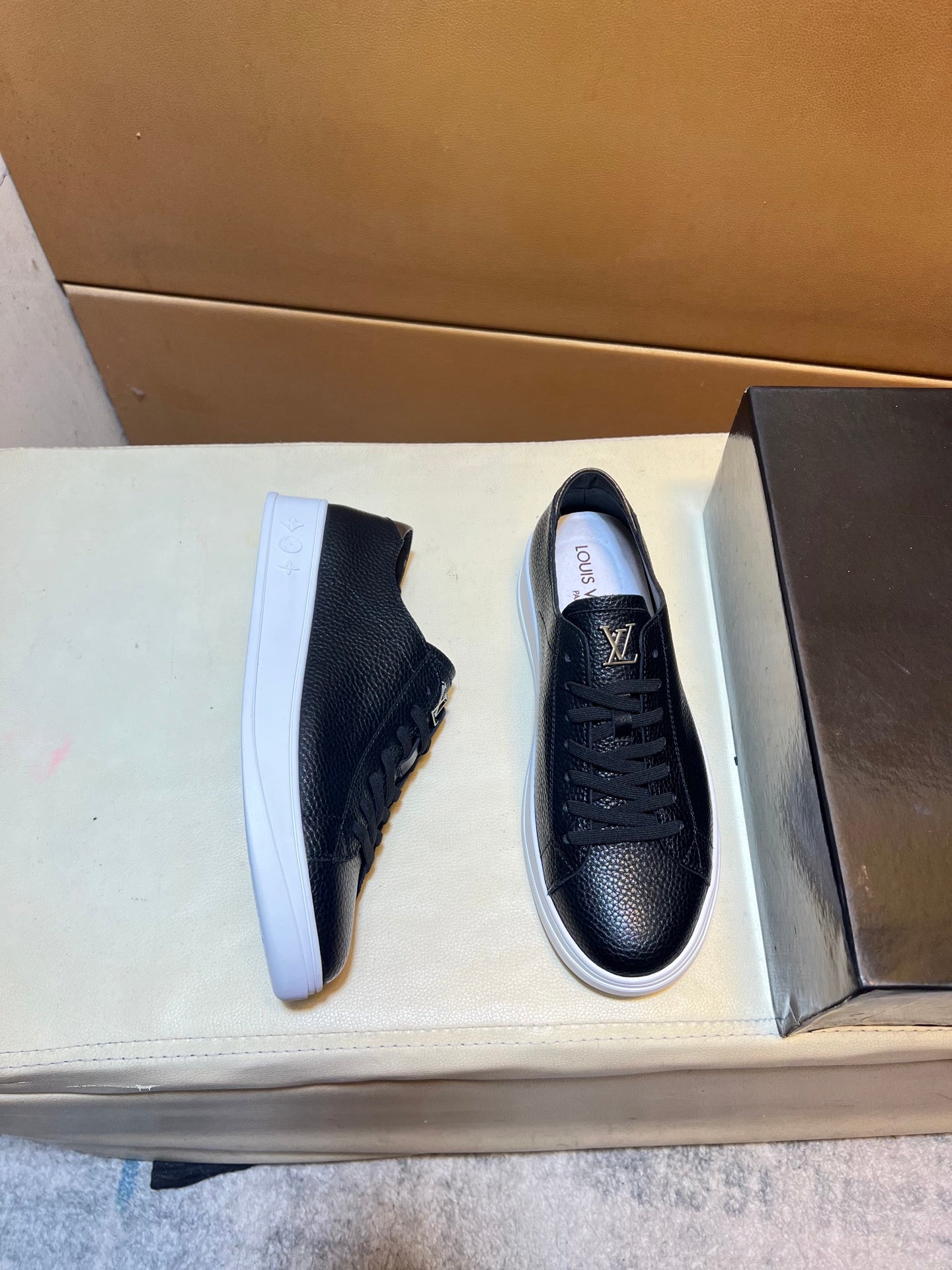 🏃 Casual shoes are a must-have for trendy men