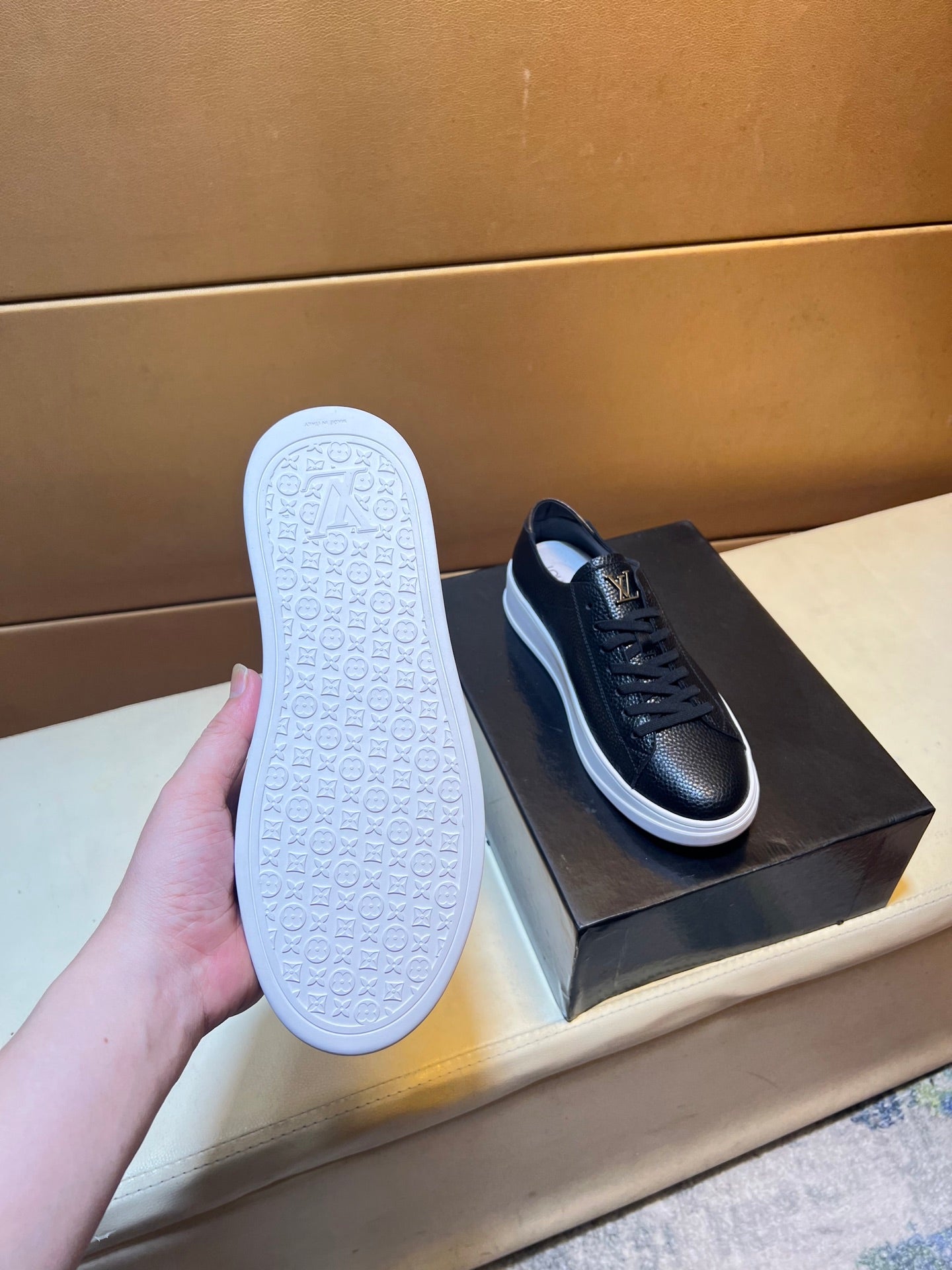 🏃 Casual shoes are a must-have for trendy men