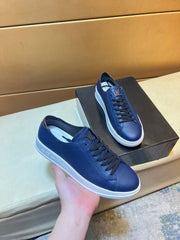 🏃 Casual shoes are a must-have for trendy men