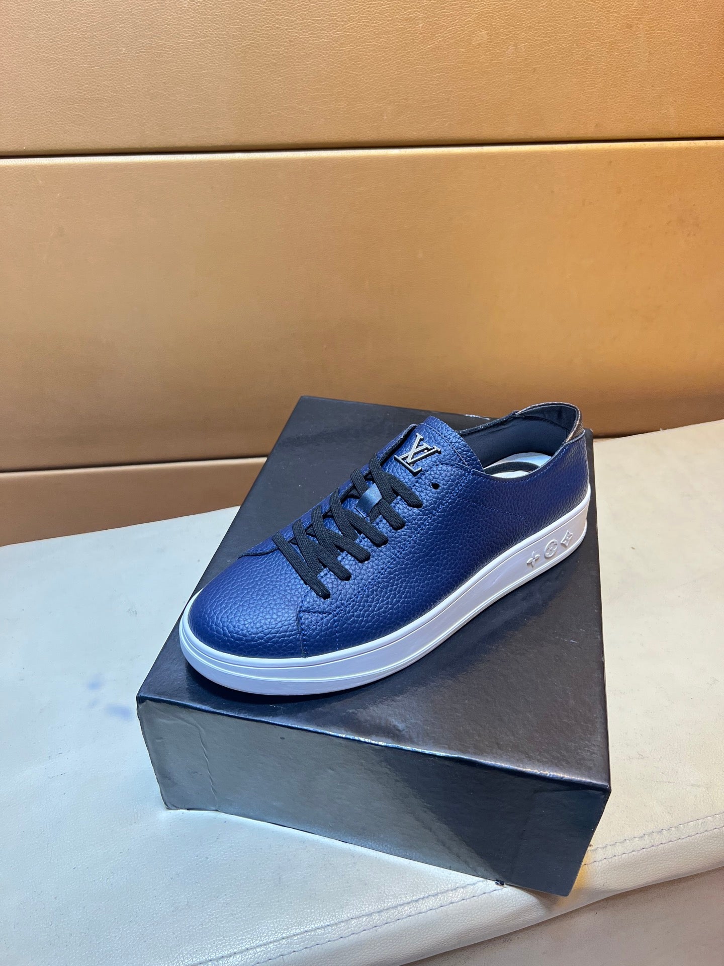 🏃 Casual shoes are a must-have for trendy men