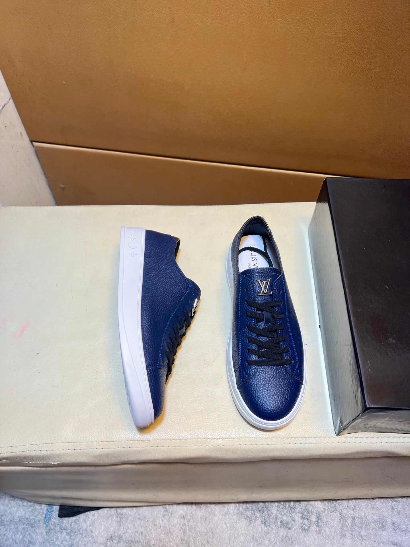 🏃 Casual shoes are a must-have for trendy men