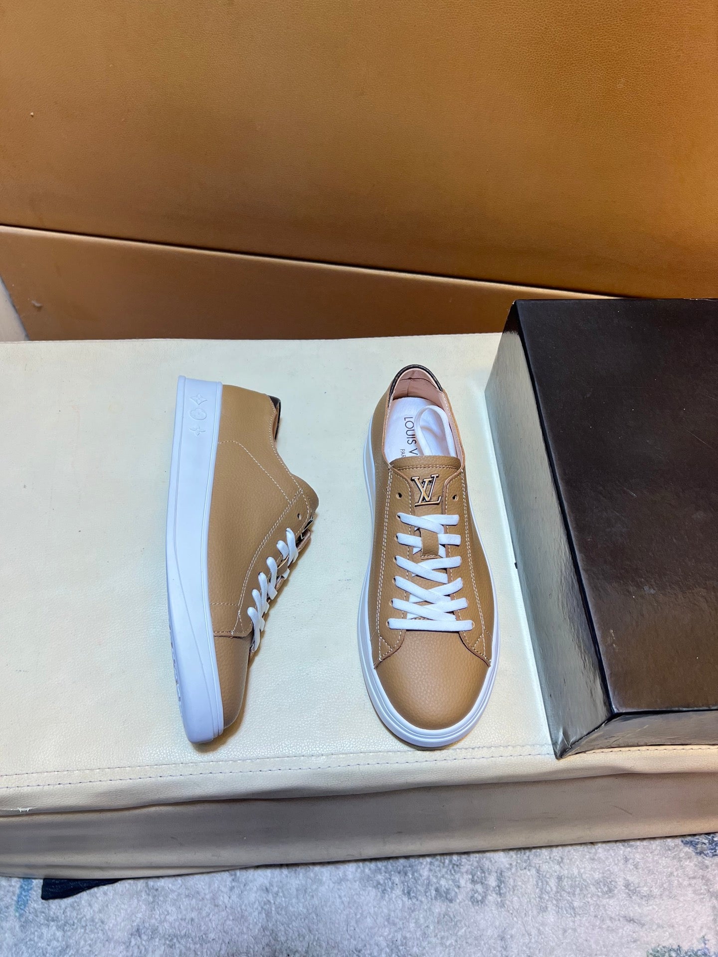 🏃 Casual shoes are a must-have for trendy men