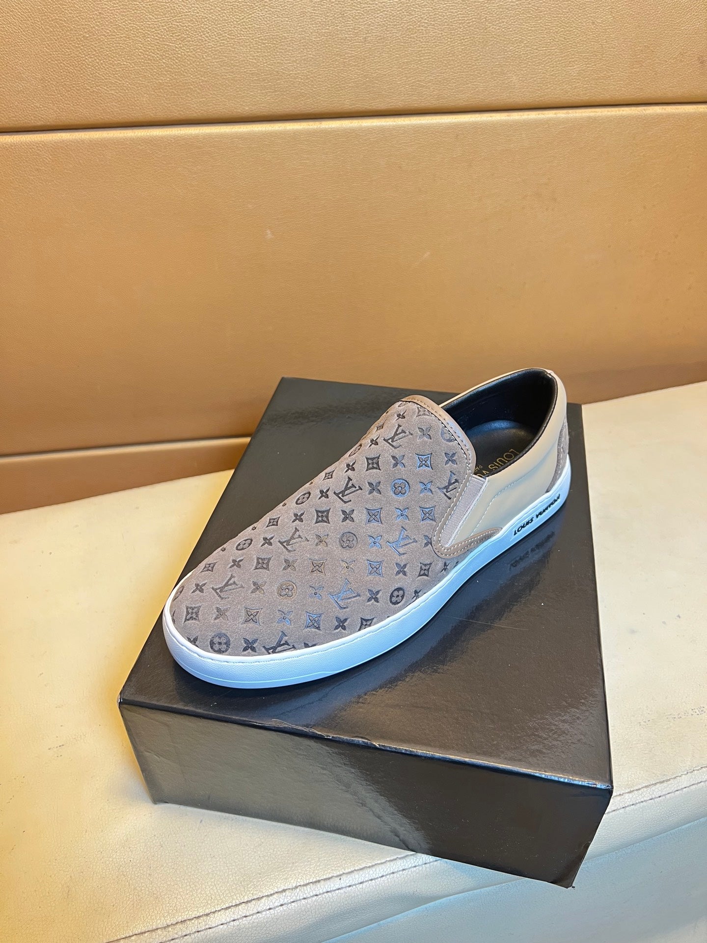 🏃 Casual shoes are a must-have for trendy men 😍