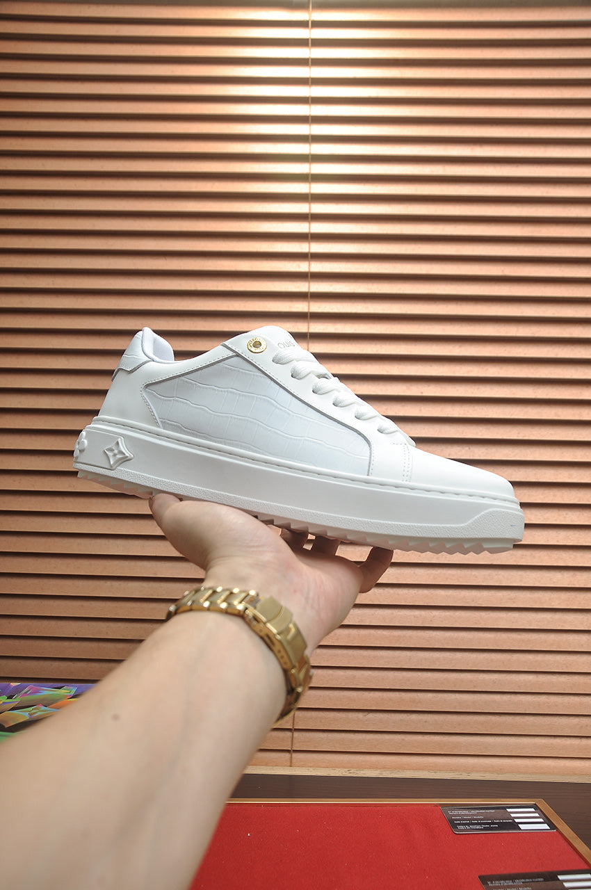 Classic trendy shoes for men