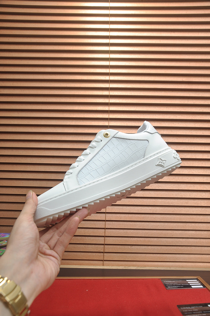 Classic trendy shoes for men