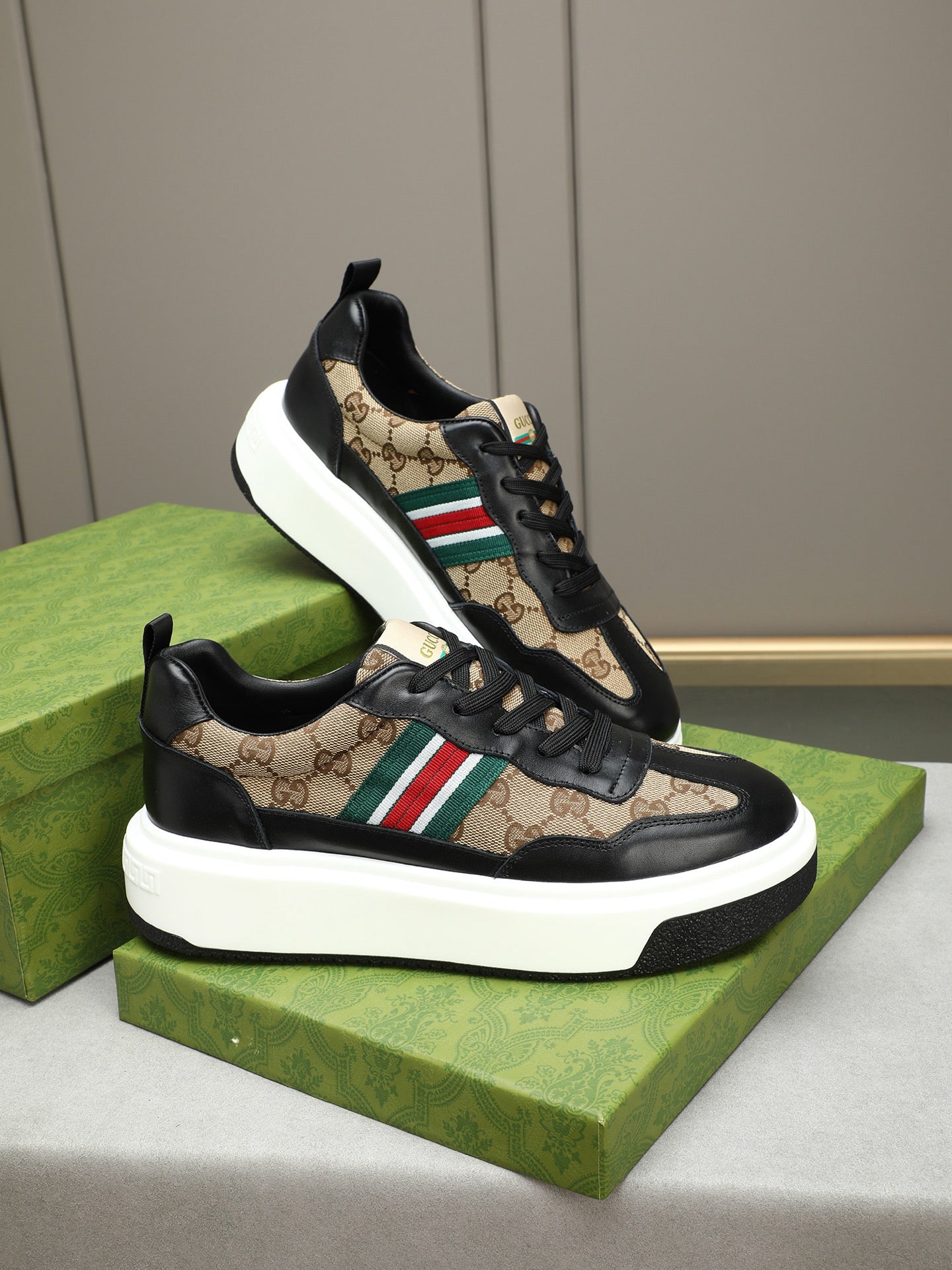 Fashionable and trendy new men's shoes