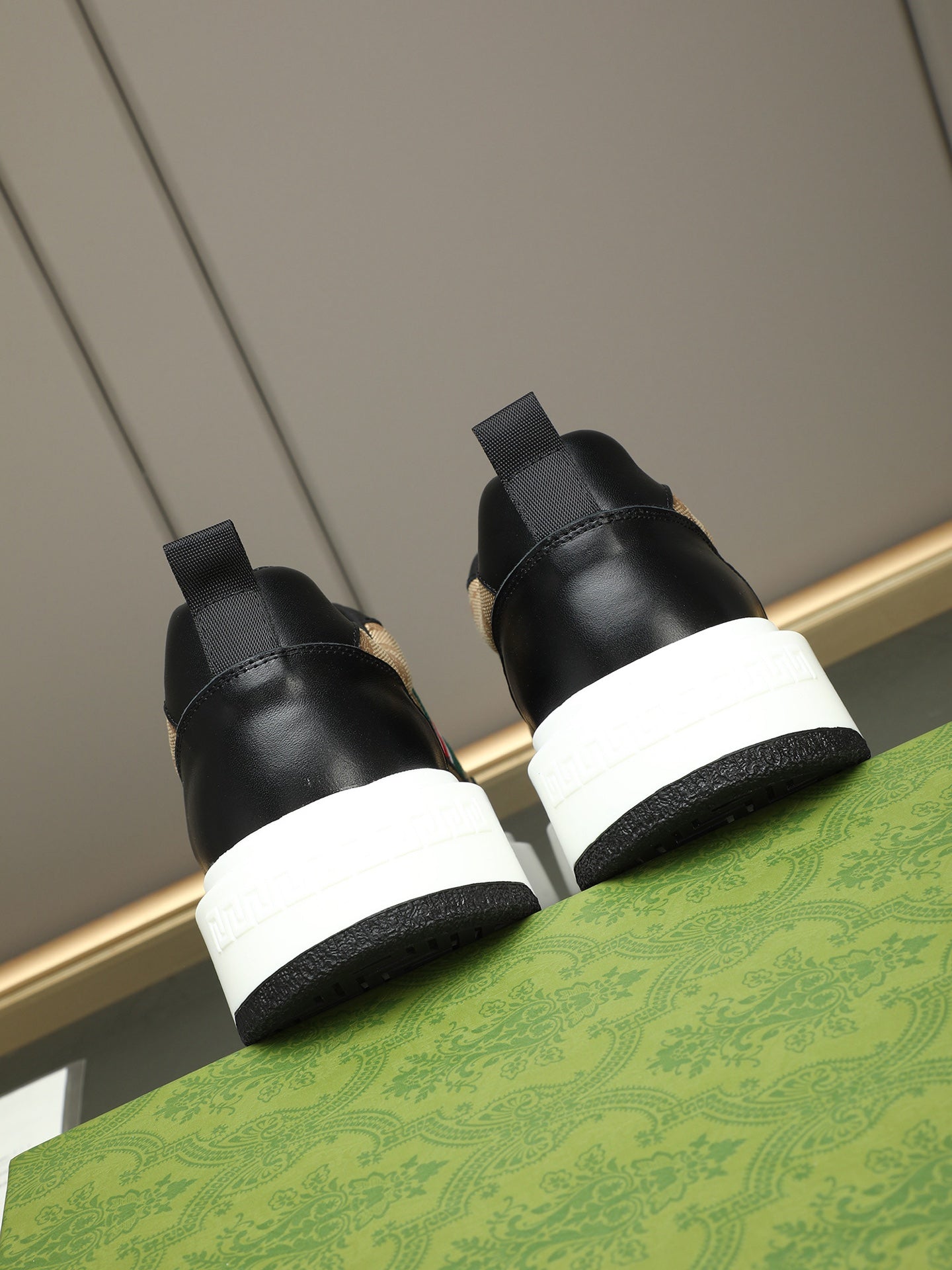 Fashionable and trendy new men's shoes