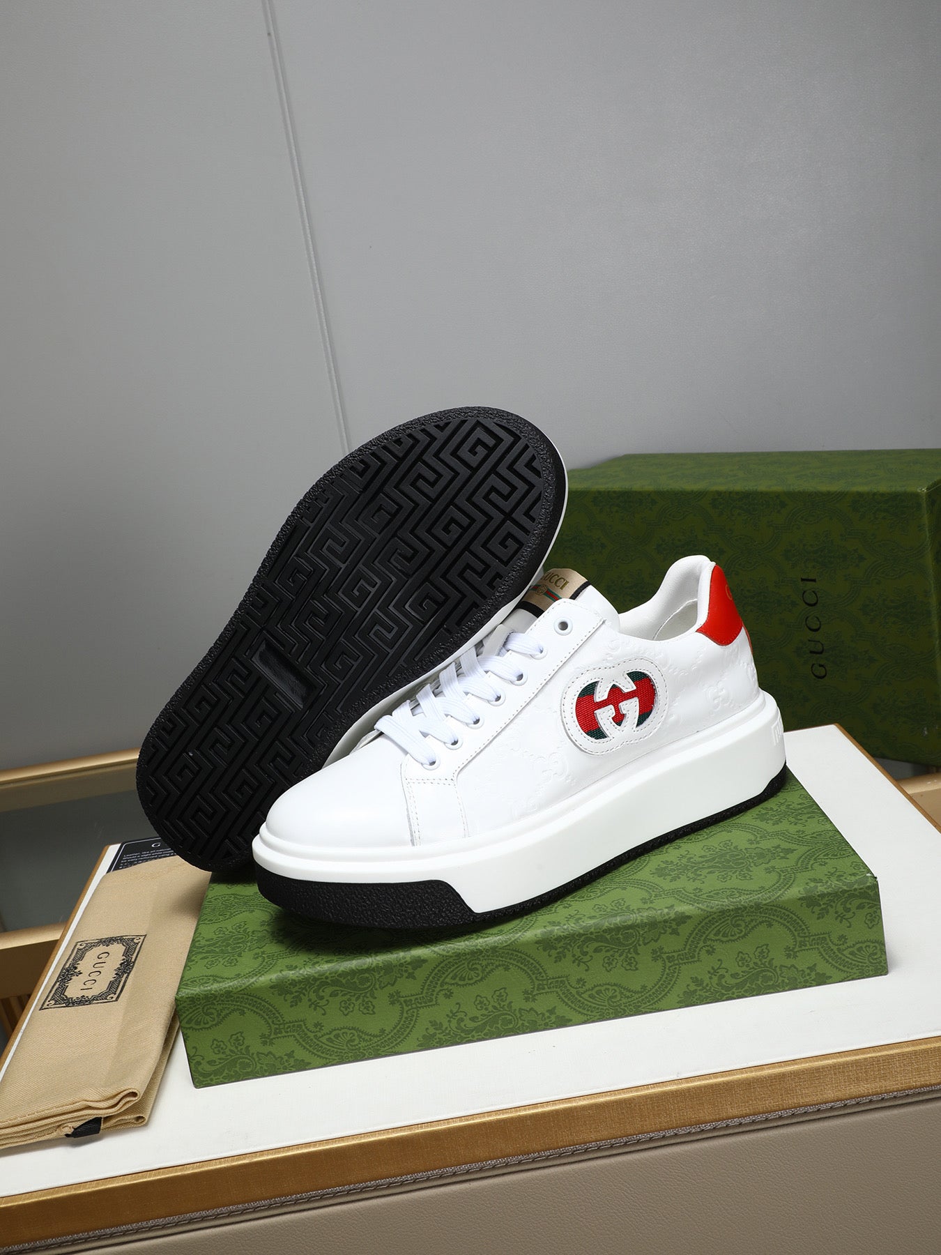 Fashionable and trendy new men's shoes