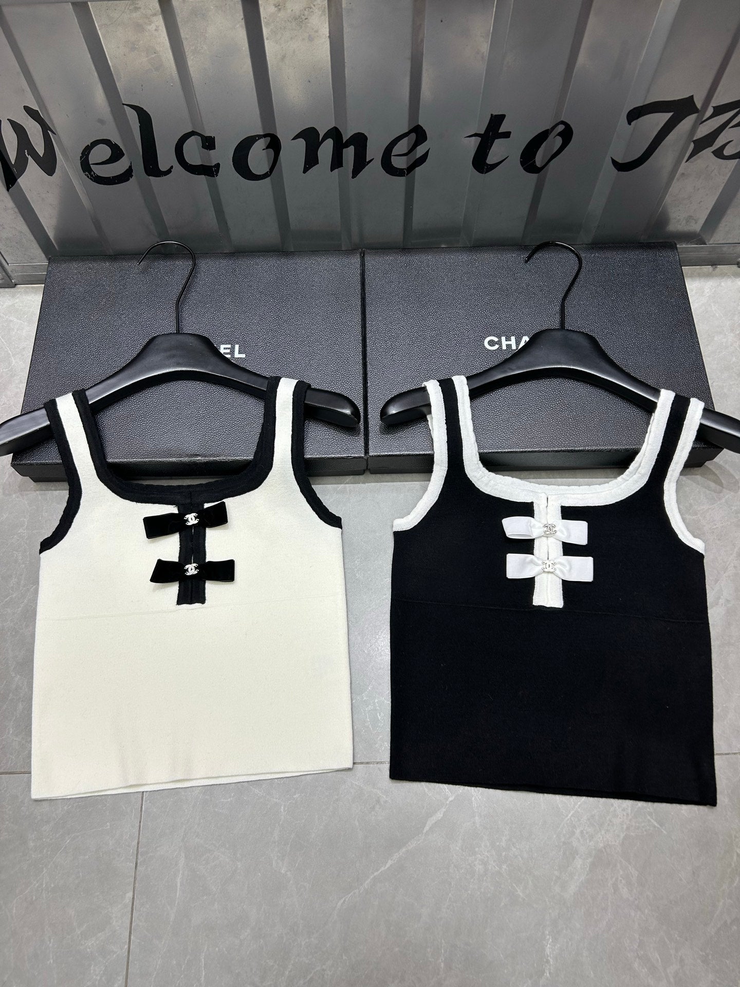 Bow-tie Vest