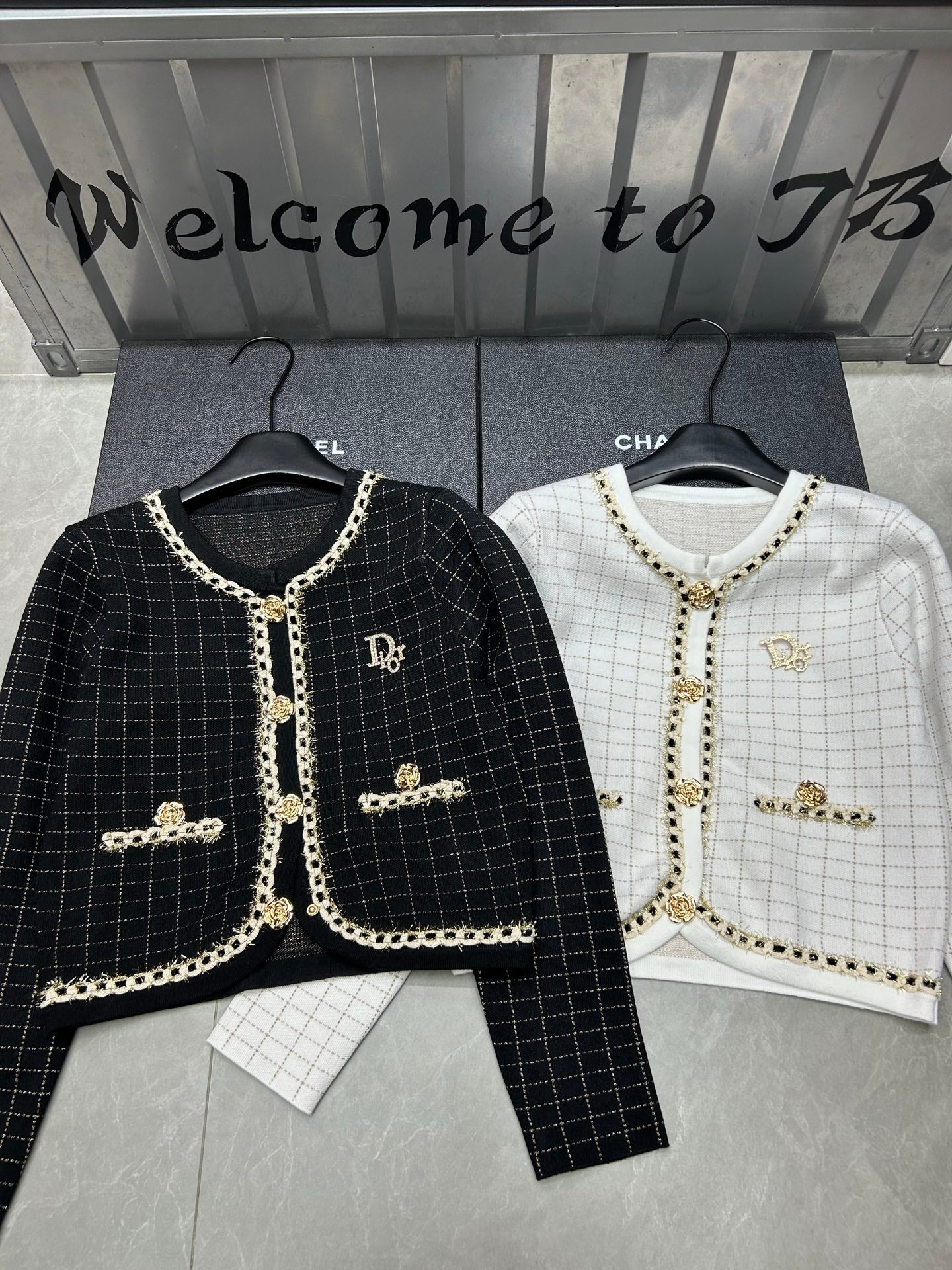 Checkered chain cardigan 🍇
