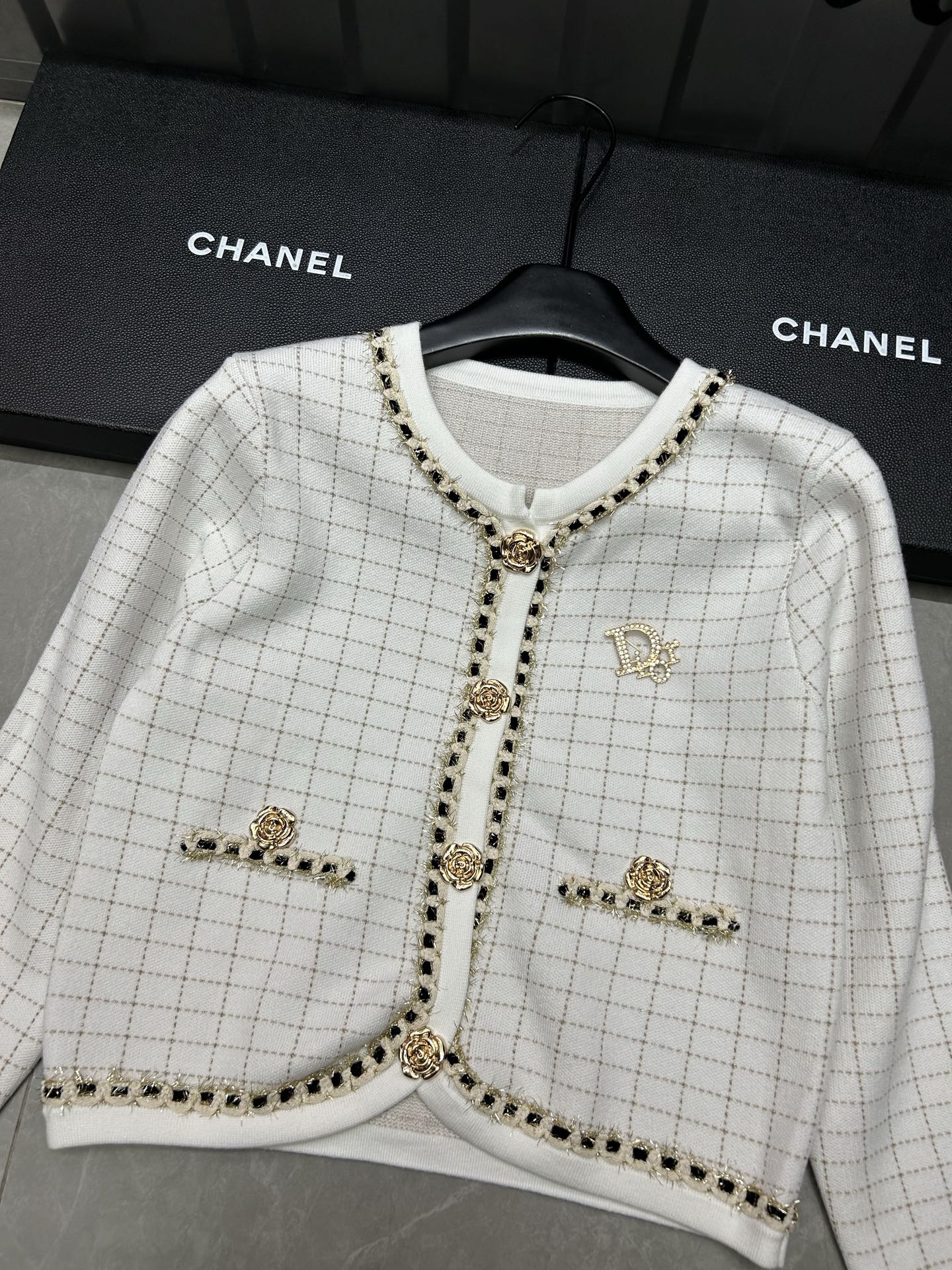 Checkered chain cardigan 🍇