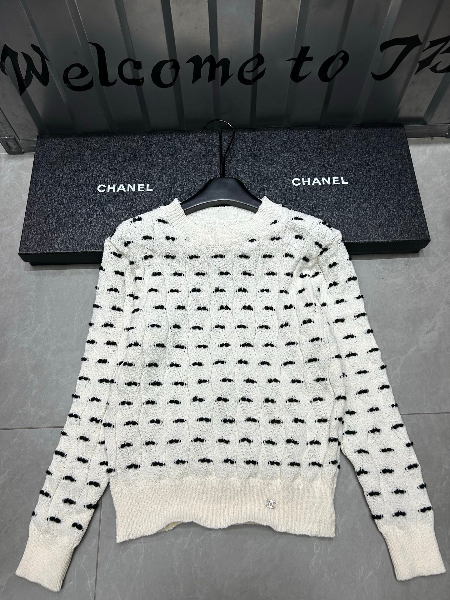 Bow tie long sleeved