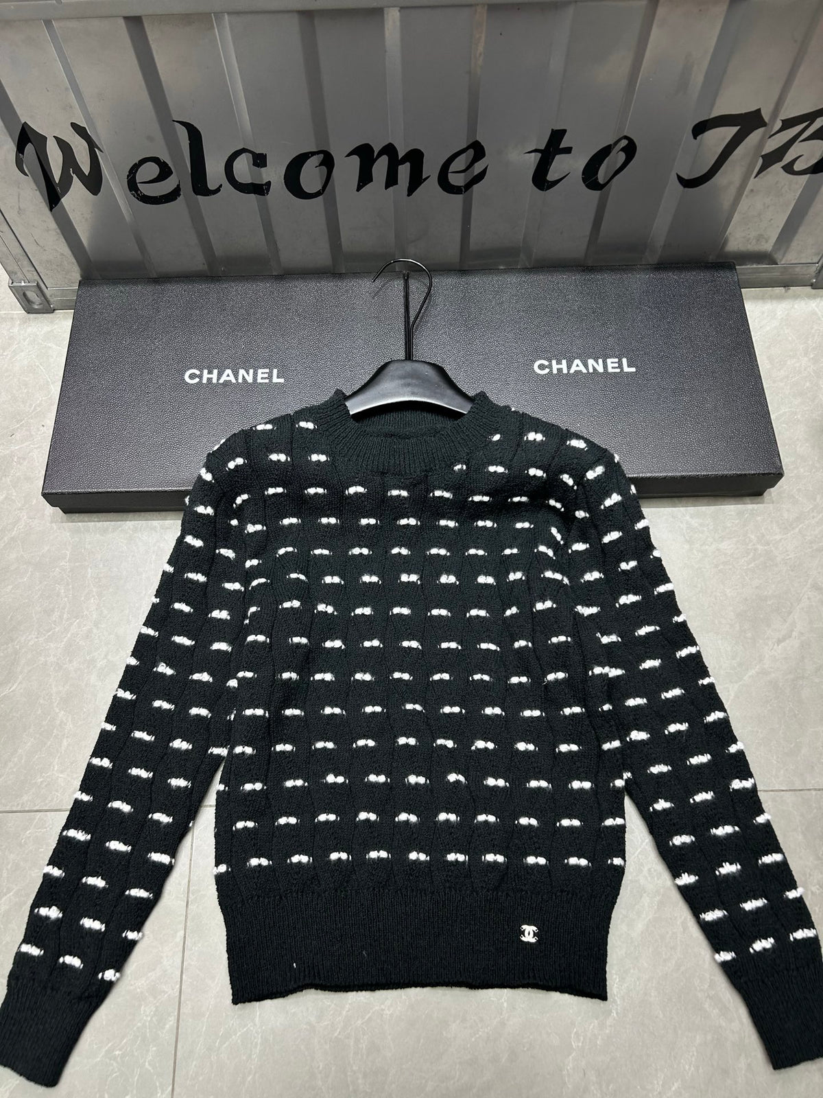 Bow tie long sleeved