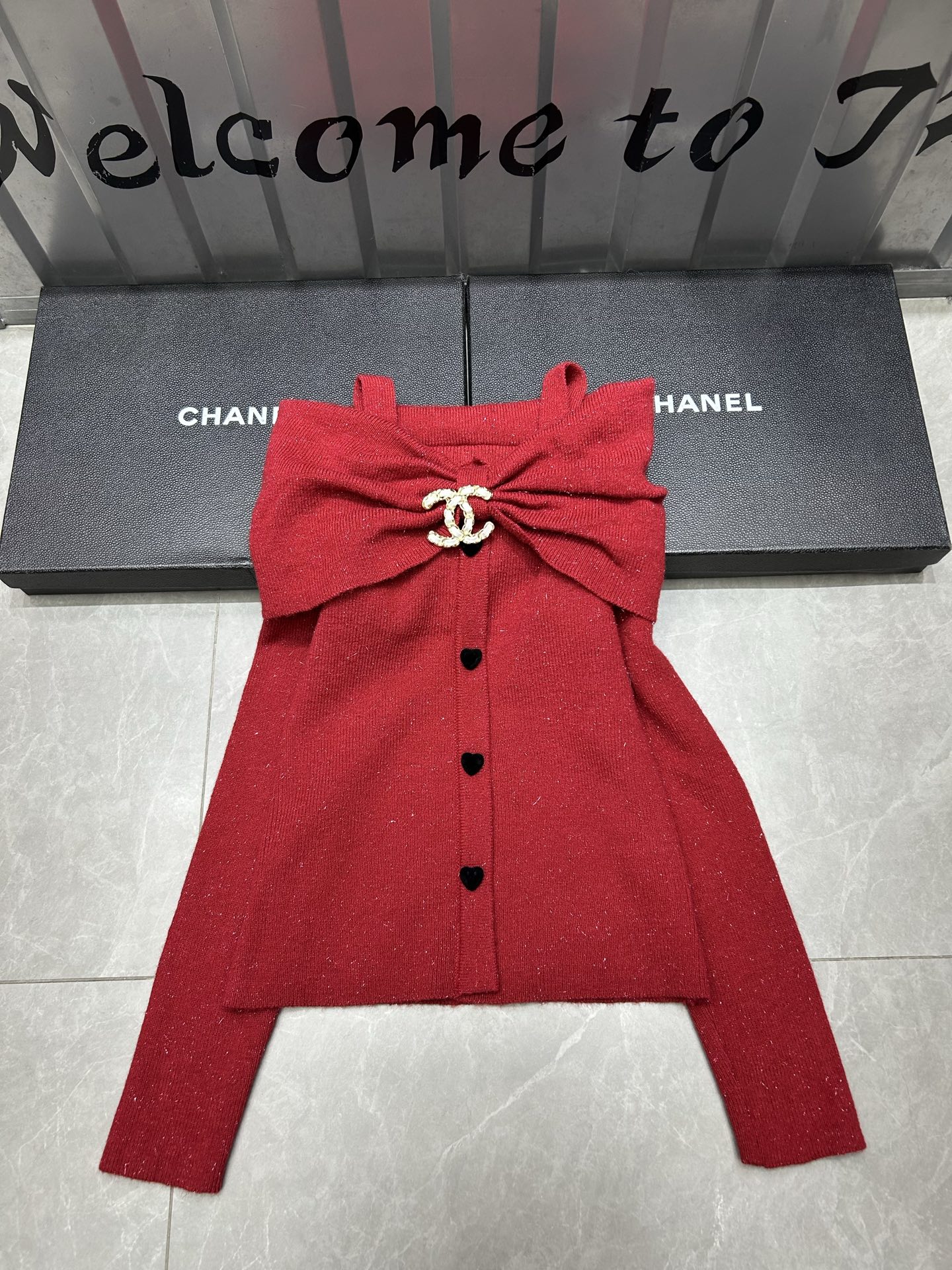 Brooch One Shoulder Long Sleeve